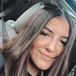 Meet your Posher, Madelyn